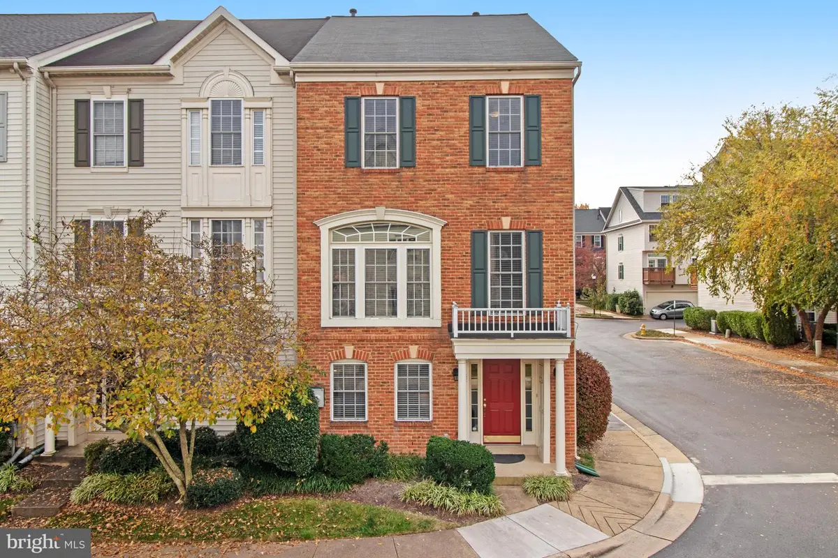 5826 Pearson Ln, Alexandria, VA 22304 - Image #1