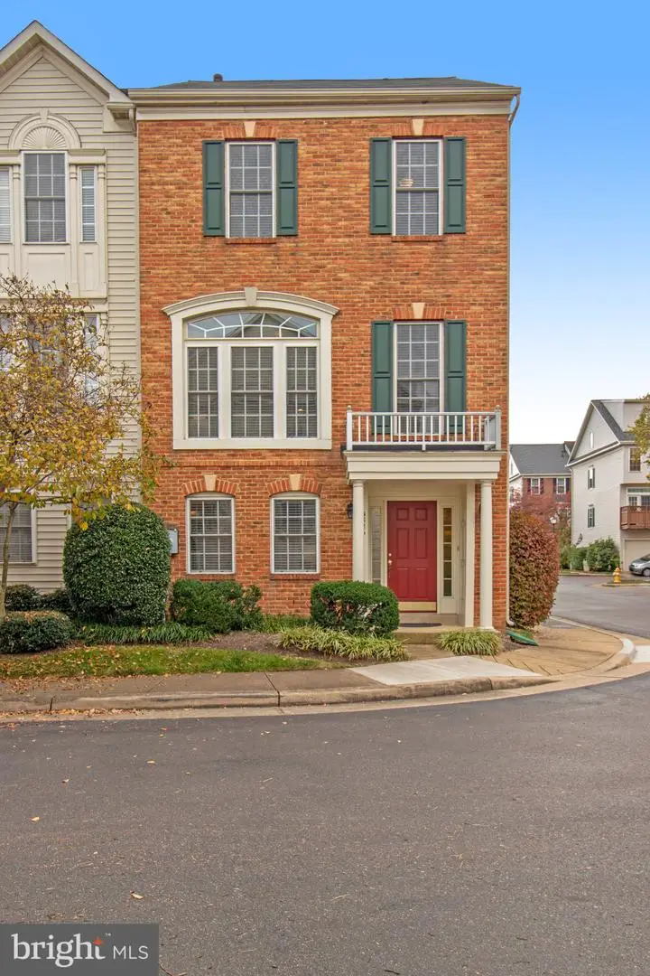 5826 Pearson Ln, Alexandria, VA 22304 - Image #2