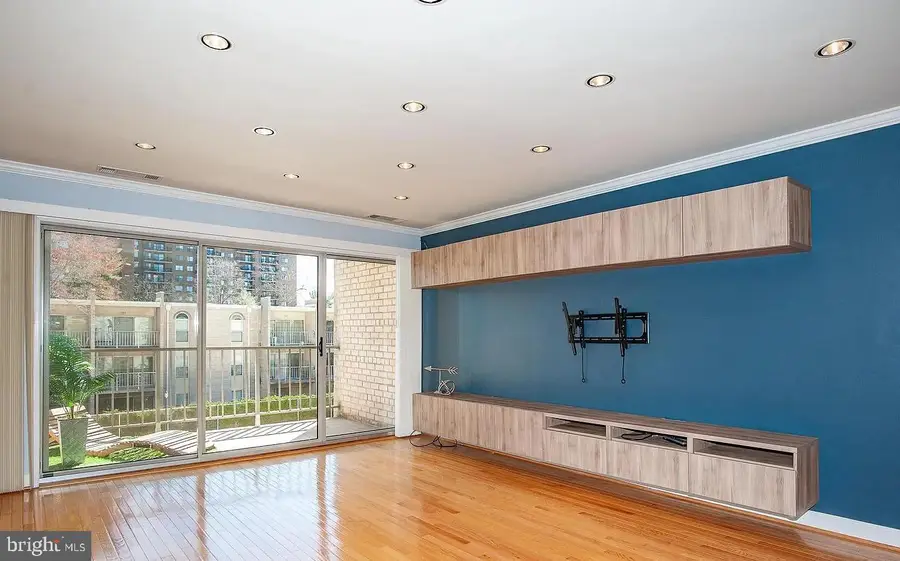 31 Canterbury Sq #301, Alexandria, VA 22304 - Image #3