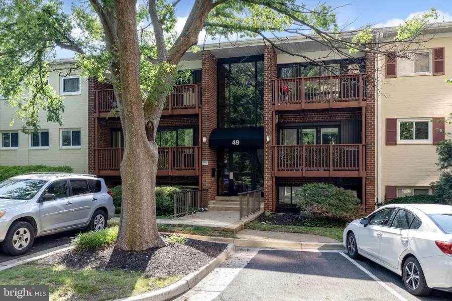 49 Skyhill Rd #201, Alexandria, VA 22314 - Image #2