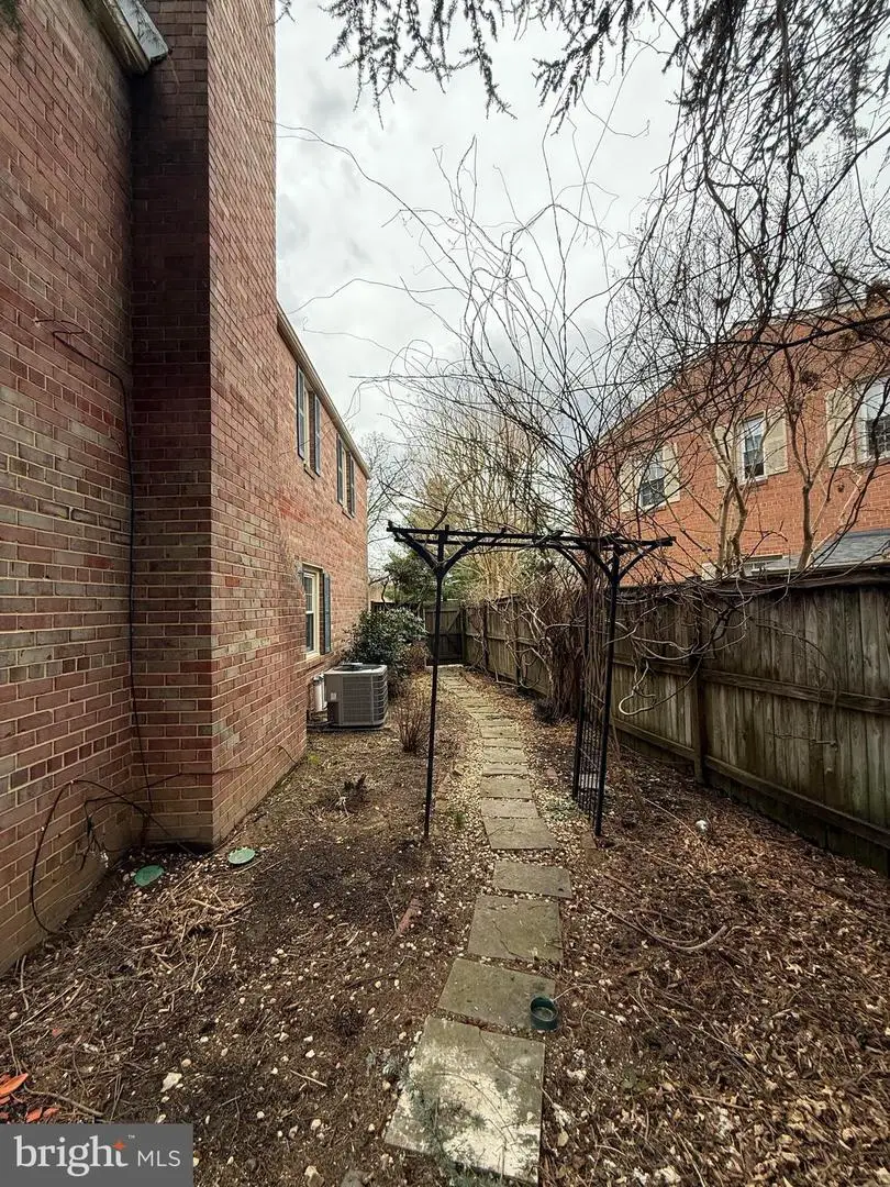 5667 Rayburn Ave, Alexandria, VA 22311 - #2