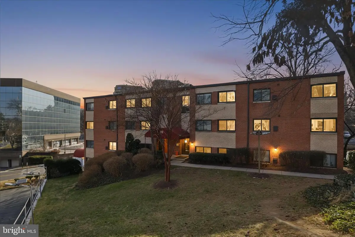 3300 S 28th St #404, Alexandria, VA 22302 - Image #1