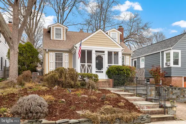 106 E Maple St, ALEXANDRIA, VA 22301