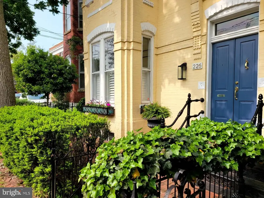 226 N Saint Asaph St N, Alexandria, VA 22314 - #2