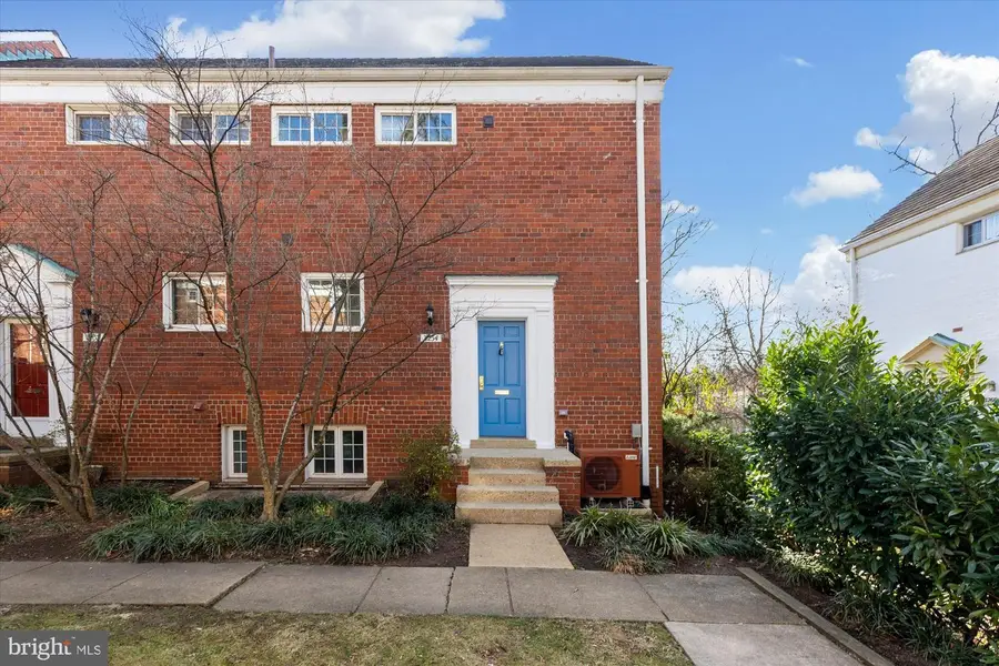 3254 Gunston Rd, Alexandria, VA 22302 - #2