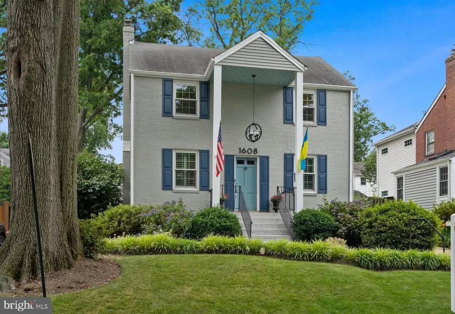 1608 Crestwood Dr, Alexandria, VA 22302 - #2