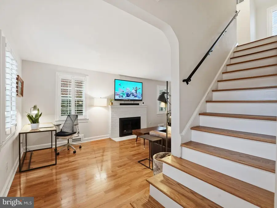 1608 Crestwood Dr, Alexandria, VA 22302 - #3