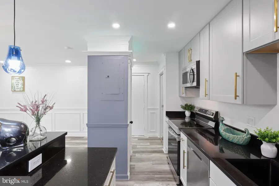 3320 S 28th St #403, Alexandria, VA 22302 - #3