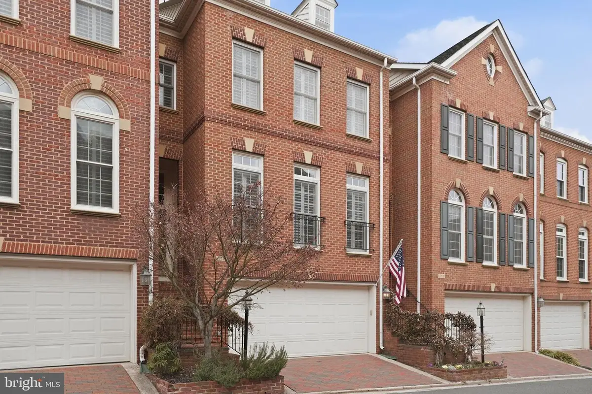 715 Hawkins Way, Alexandria, VA 22314 - #1