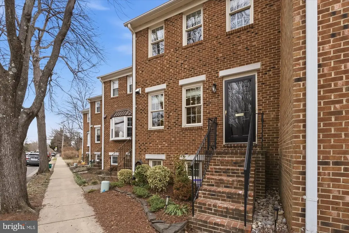 2305 Commonwealth Ave, Alexandria, VA 22301 - #1
