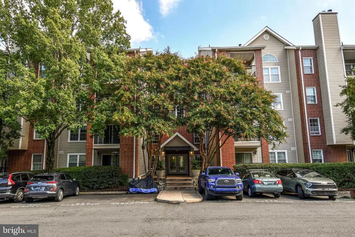 3315 Wyndham Cir #1223, Alexandria, VA 22302 - #1