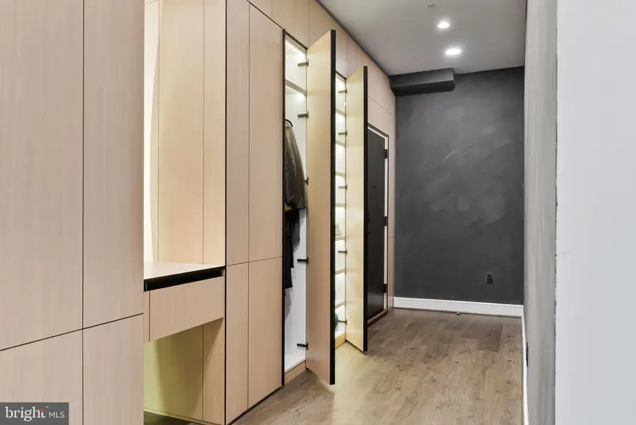 625 Slaters Ln #402, Alexandria, VA 22314 - #3