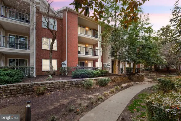 3308 Wyndham Cir #221, ALEXANDRIA, VA 22302