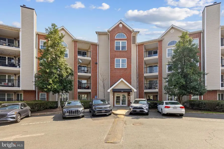 3313 Wyndham Cir #1203, Alexandria, VA 22302 - #2
