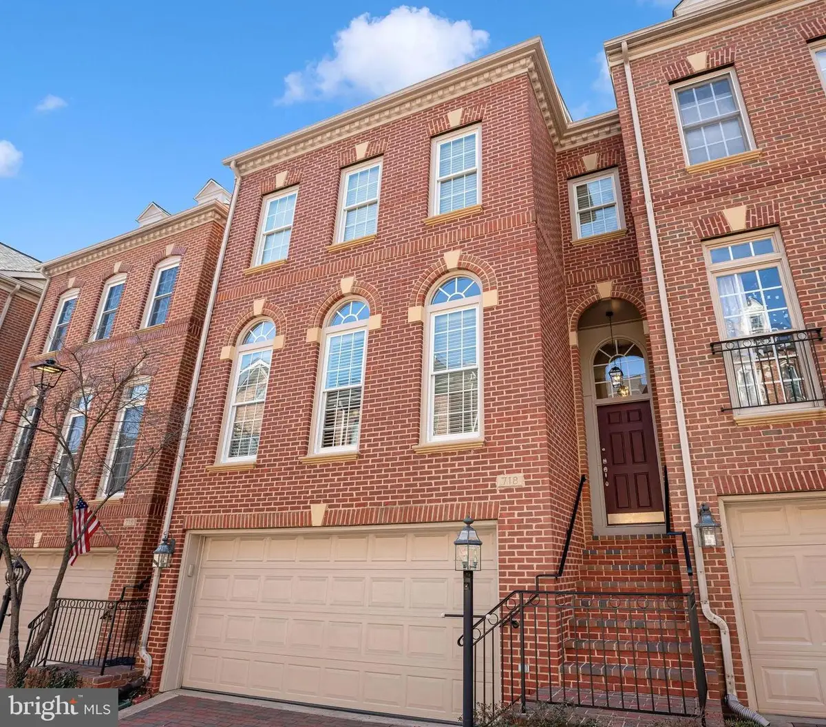 718 Hawkins Way, Alexandria, VA 22314 - #1