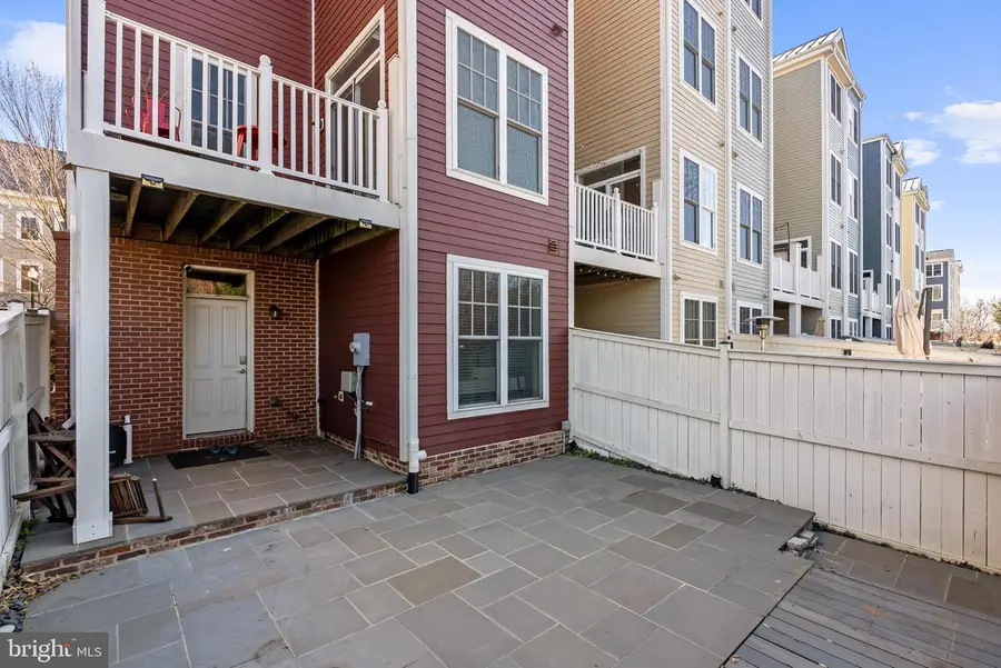 1418 Van Valkenburgh Ln, Alexandria, VA 22301 - #3