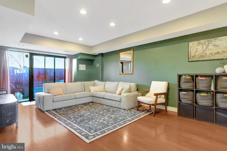 101 Skyhill Rd #102, Alexandria, VA 22314 - #3