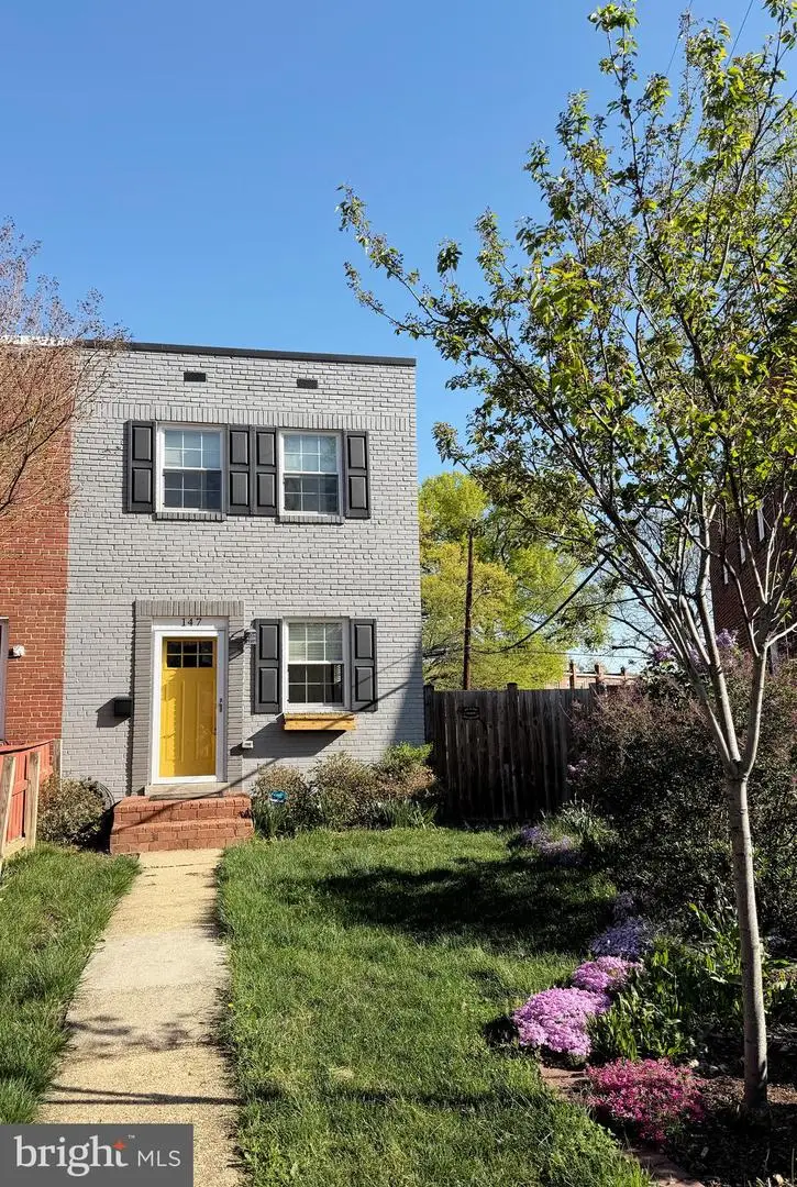 147 Dale St, Alexandria, VA 22305 - #1