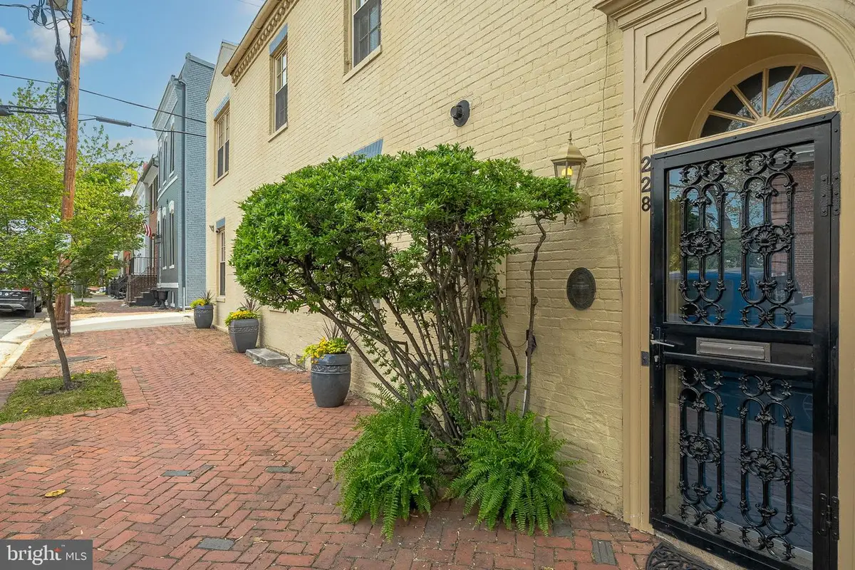 228 S Alfred St S, Alexandria, VA 22314 - #1