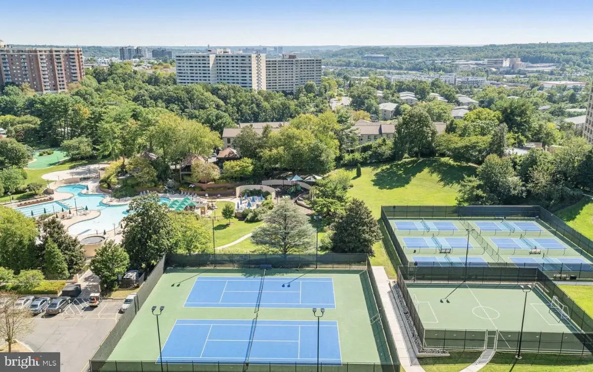 307 Yoakum Pkwy #706, Alexandria, VA 22304 - #1