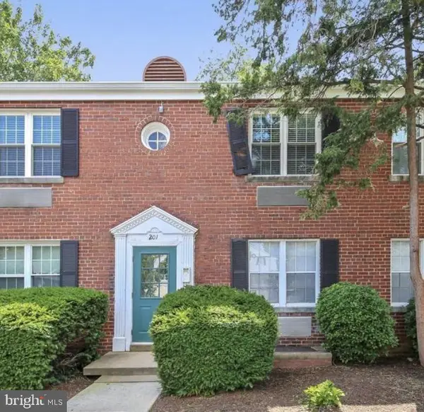 201 E Glebe Rd #d, ALEXANDRIA, VA 22305