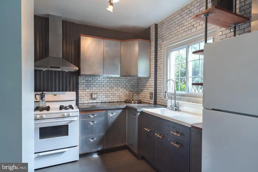 3712 Valley Drive, Alexandria, VA 22302 - #2