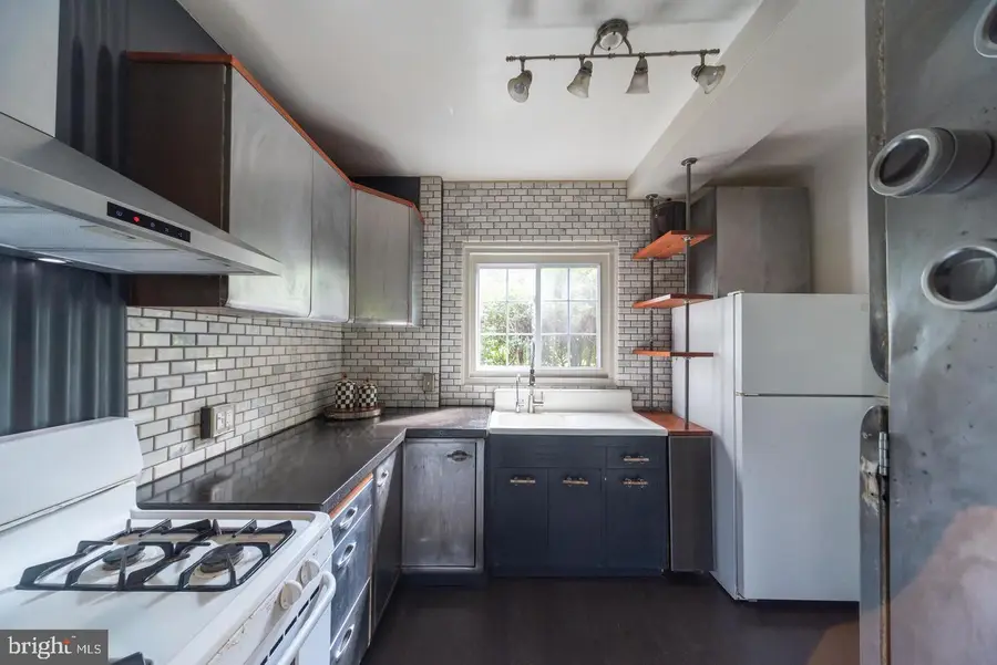 3712 Valley Drive, Alexandria, VA 22302 - #3