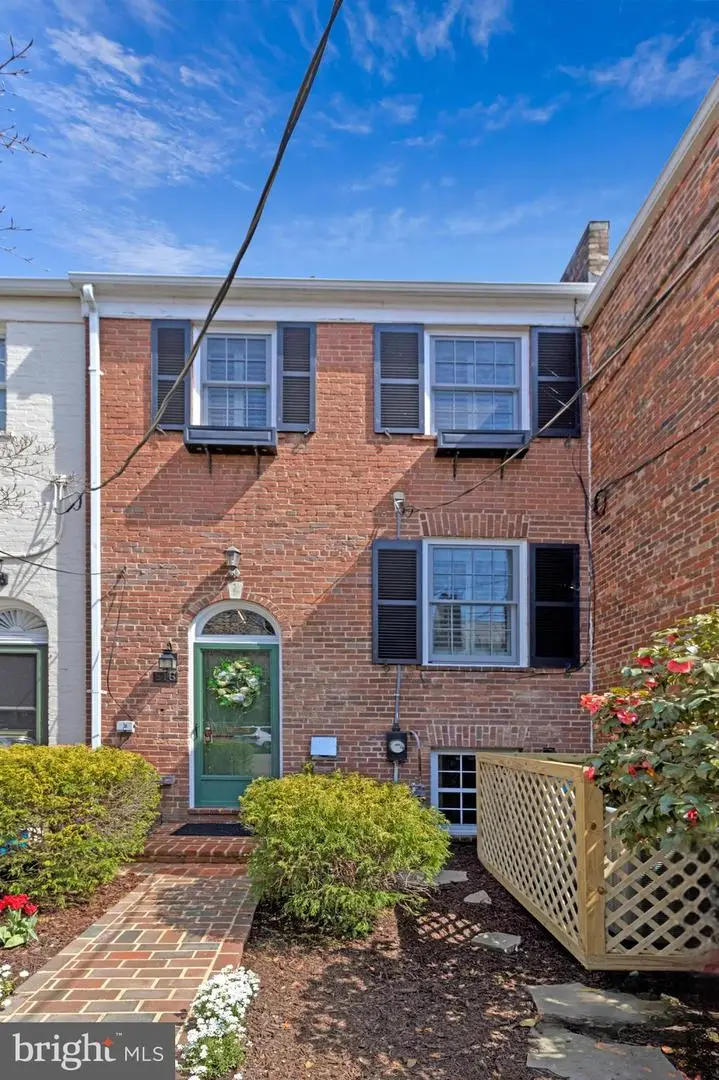 816 S Pitt St, Alexandria, VA 22314 - #1