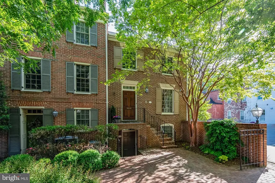 418 N Saint Asaph St N, Alexandria, VA 22314 - #2