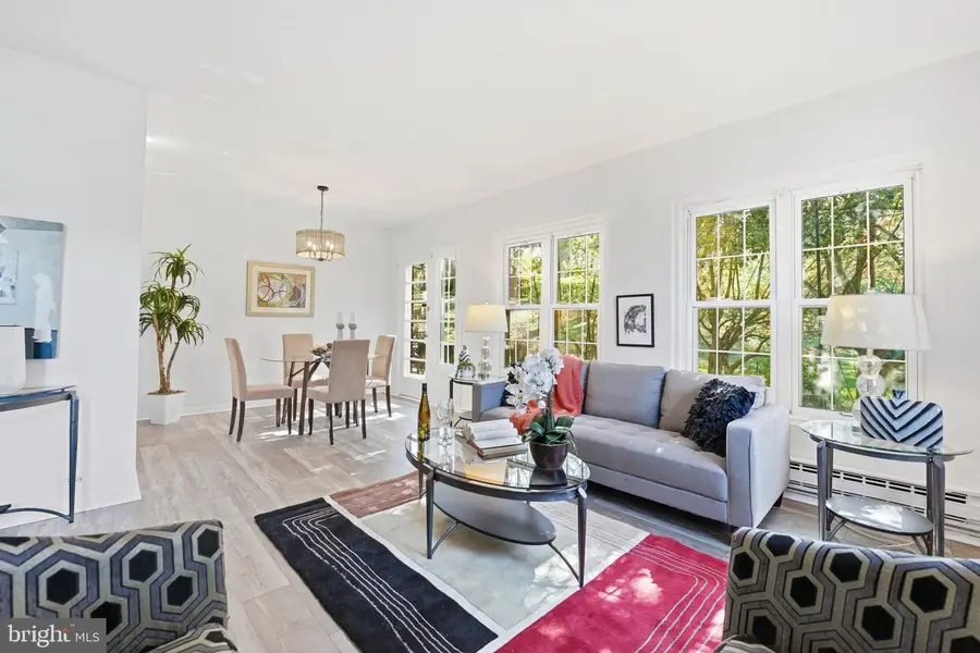 1346 Martha Custis Dr, Alexandria, VA 22302 - #2