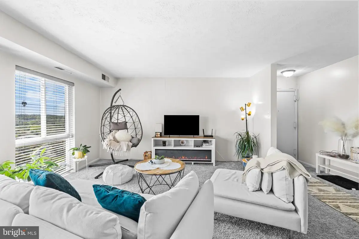 6145 Edsall Rd #m, Alexandria, VA 22304 - #1