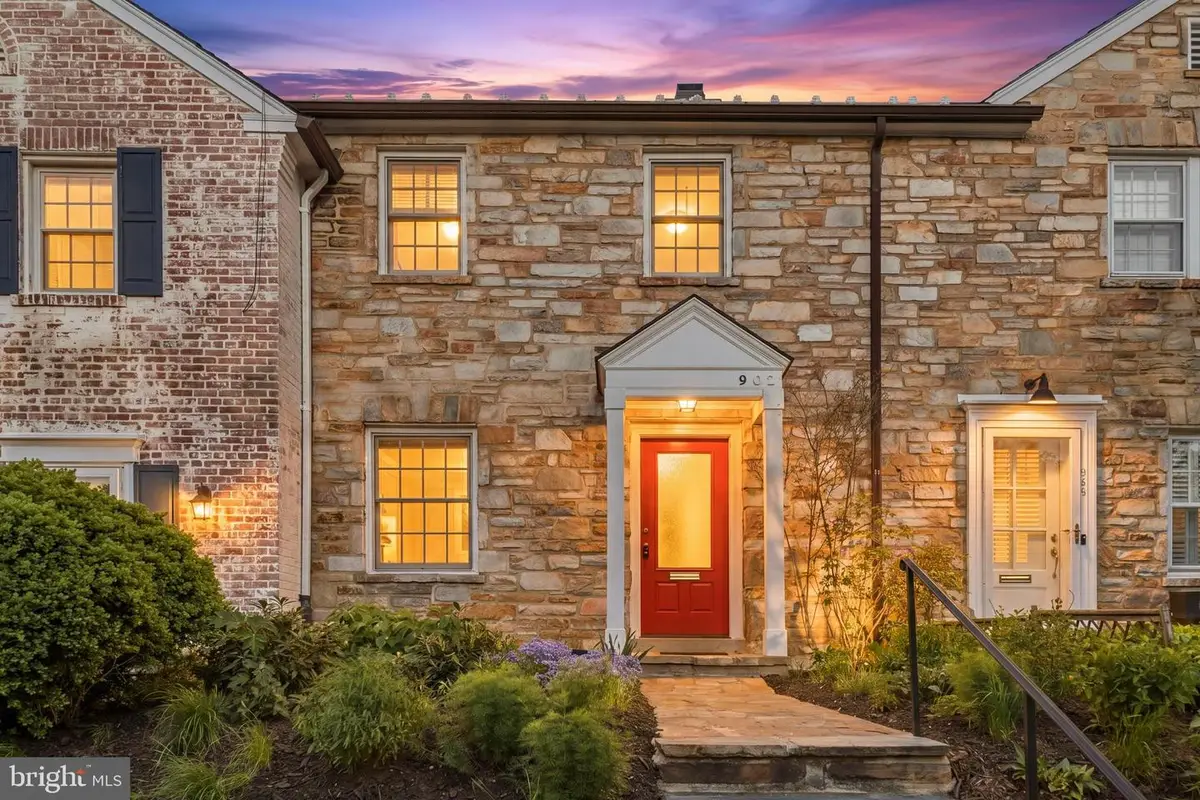 902 S Saint Asaph St, Alexandria, VA 22314 - #1