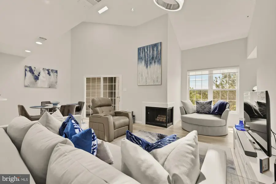 257 S Pickett St #402, Alexandria, VA 22304 - #3