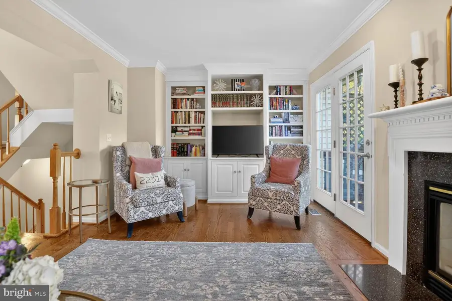 917 Rolfe Pl, Alexandria, VA 22314 - #3