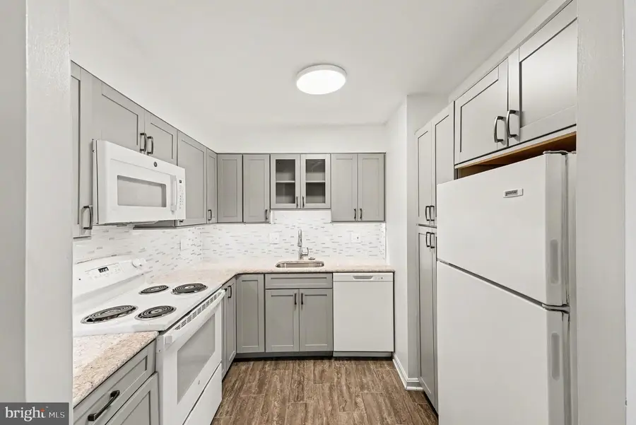 6141 Edsall Rd #l, Alexandria, VA 22304 - #3