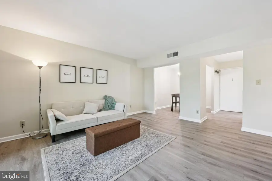 801 Howard St N #108, Alexandria, VA 22304 - #2