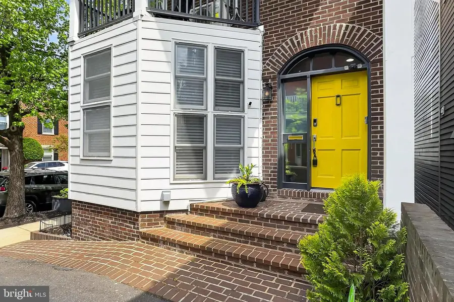 902 Oronoco St, Alexandria, VA 22314 - #2