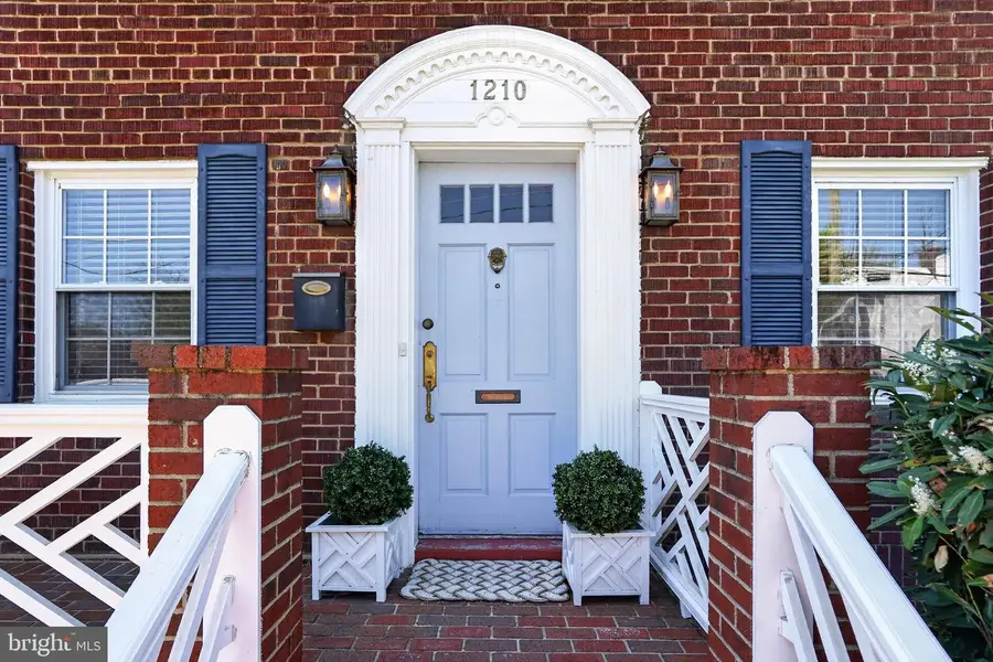 1210 W Braddock Rd, Alexandria, VA 22302 - #2