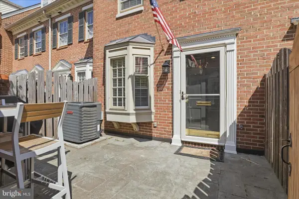 652 S Columbus St, ALEXANDRIA, VA 22314