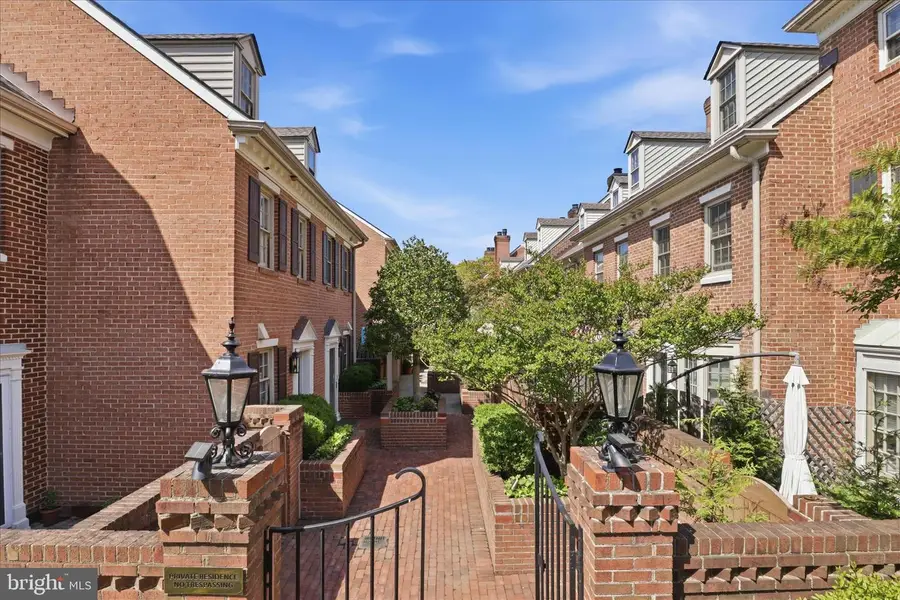 652 S Columbus St, Alexandria, VA 22314 - #3