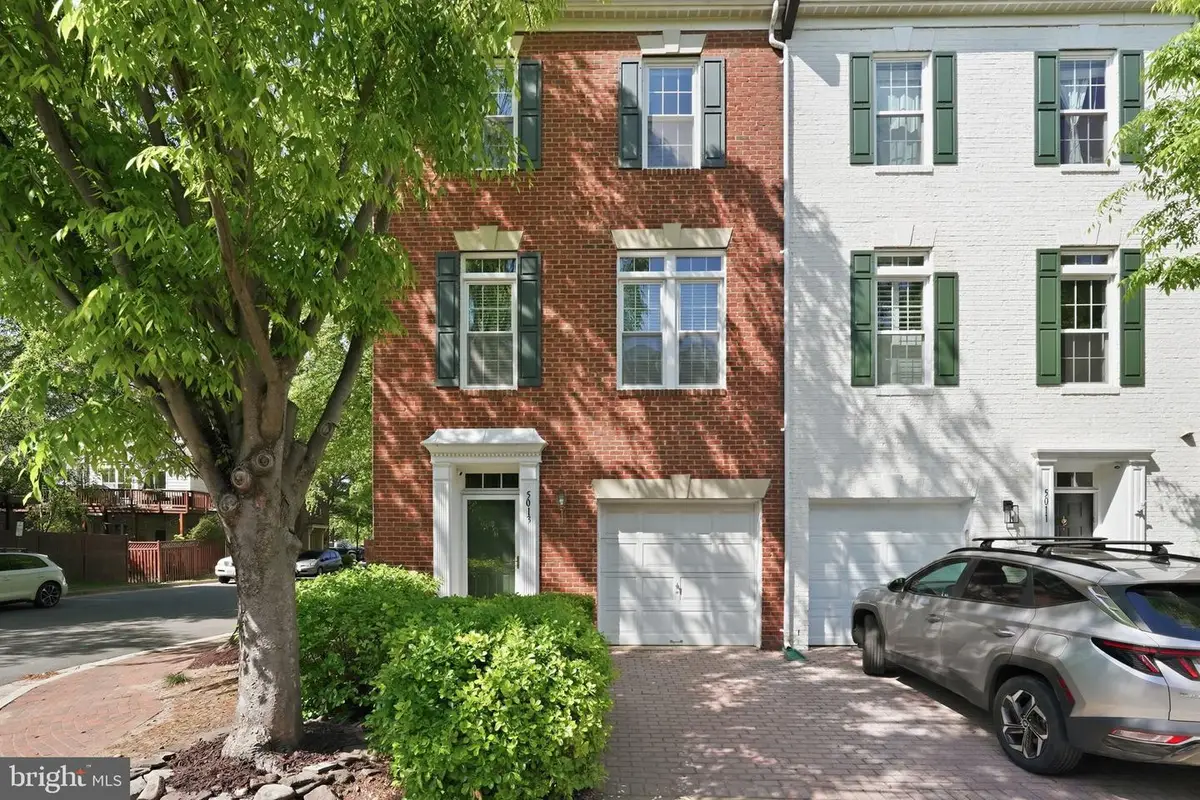 5013 Waple Ln, Alexandria, VA 22304 - #1
