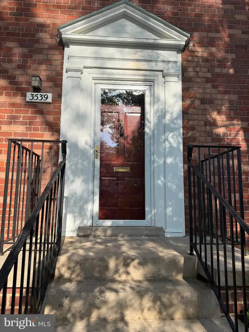 3539 Martha Custis Dr, Alexandria, VA 22302 - #1