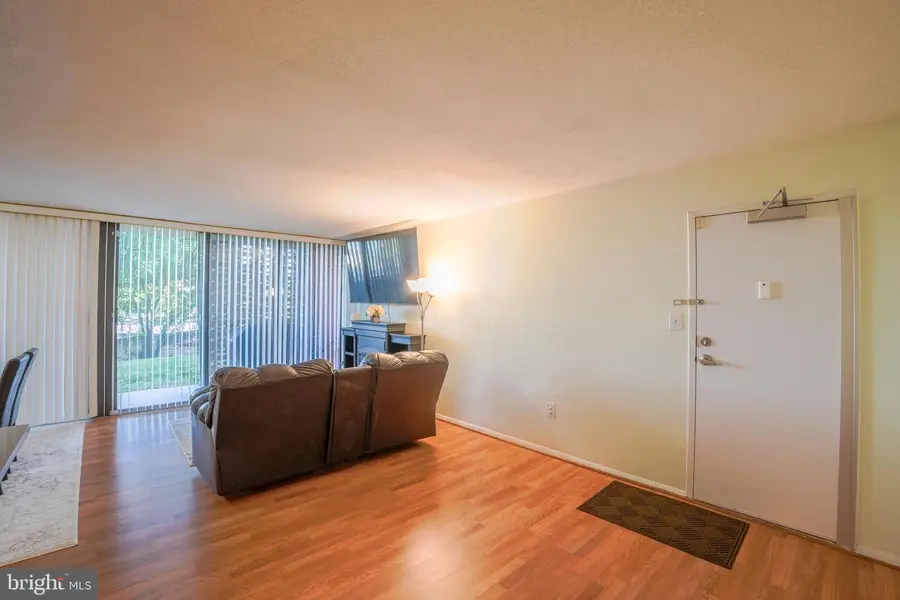 12 S Van Dorn St #104, Alexandria, VA 22304 - #3