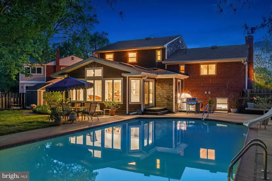 2905 Maplewood Pl, Alexandria, VA 22302 - #2