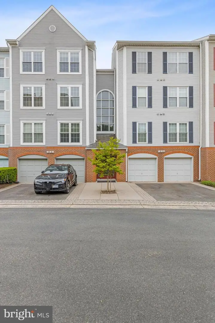 257 S Pickett St #302, Alexandria, VA 22304 - #1