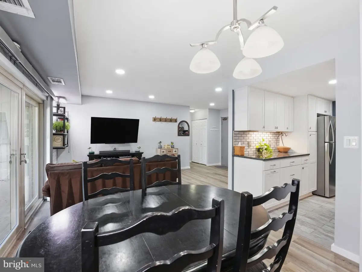 5250 Valley Forge Dr #109, Alexandria, VA 22304 - #1