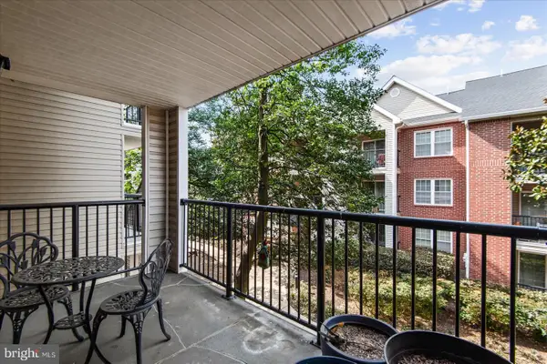 3308 Wyndham Cir #221, ALEXANDRIA, VA 22302