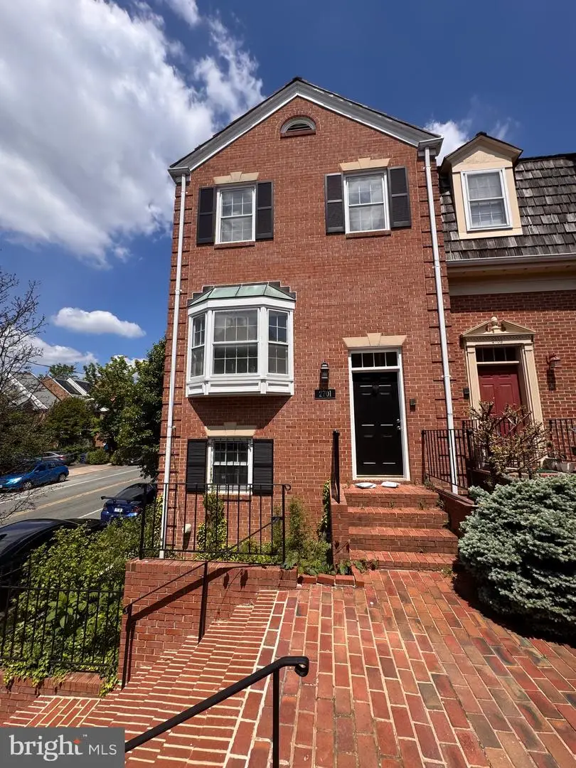 2701 Franklin Ct, Alexandria, VA 22302 - #1