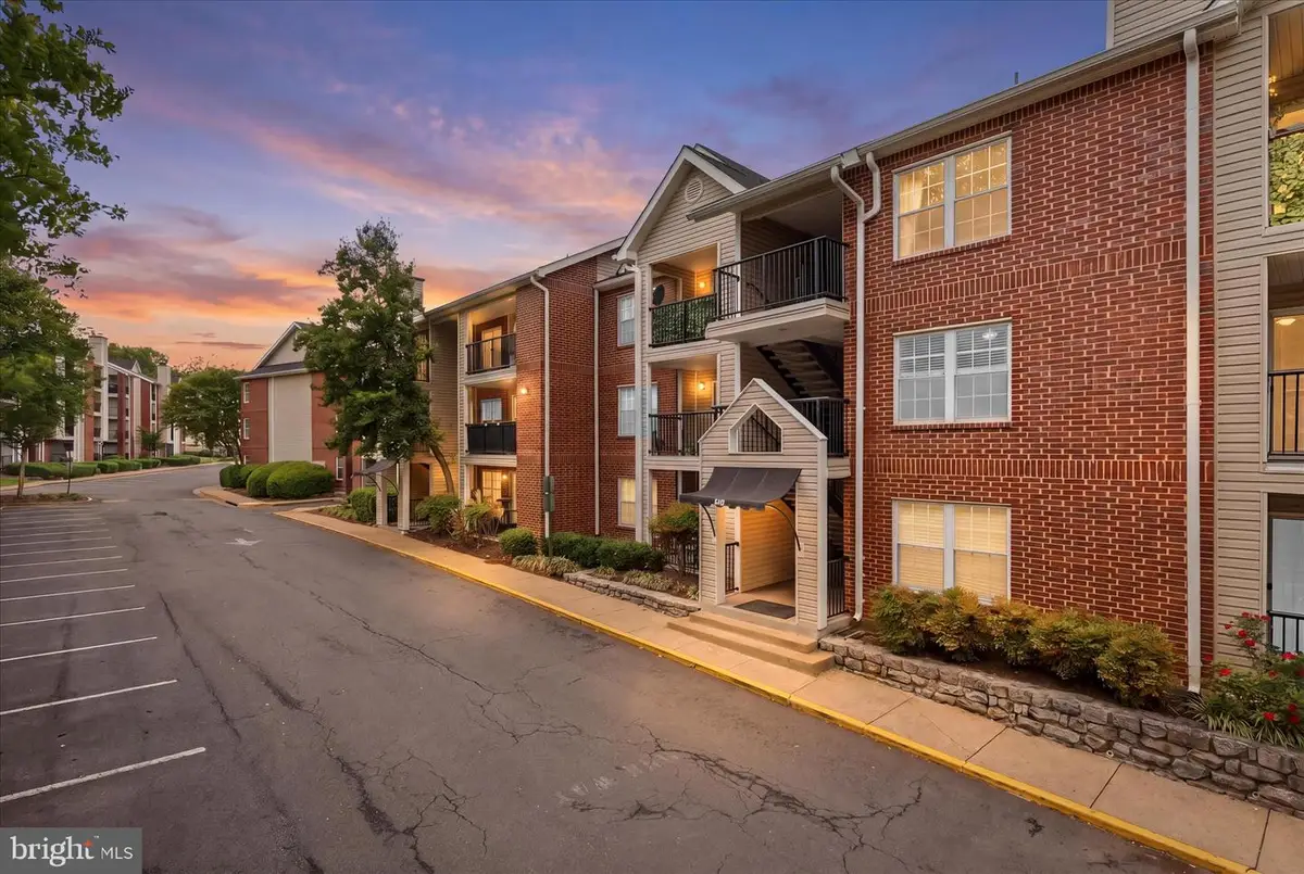 3308 Wyndham Cir #218, Alexandria, VA 22302 - #1