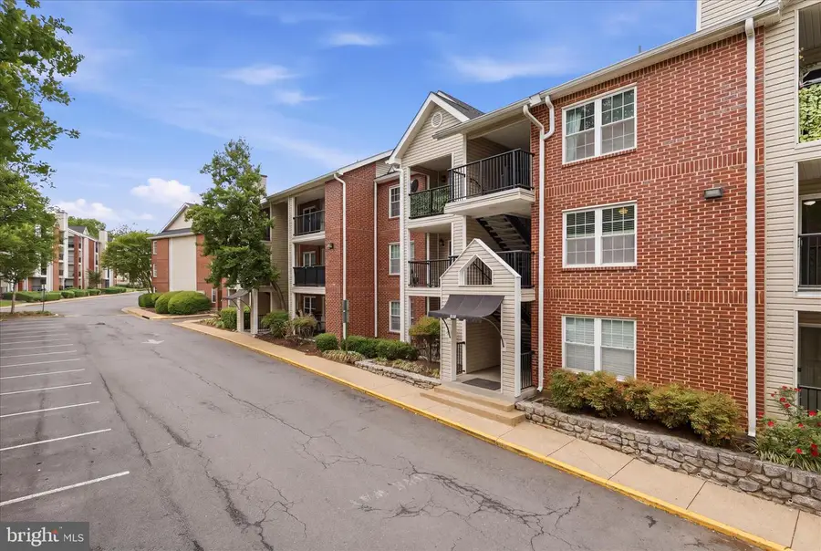 3308 Wyndham Cir #218, Alexandria, VA 22302 - #3